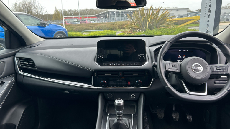 Nissan Qashqai 1.3 DiG-T MH N-Connecta 5dr Petrol Hatchback